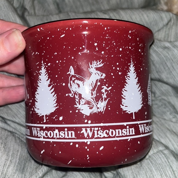 🐇 Wisconsin speckle mug. Maroon with white scenery and black trim - Picture 4 of 5